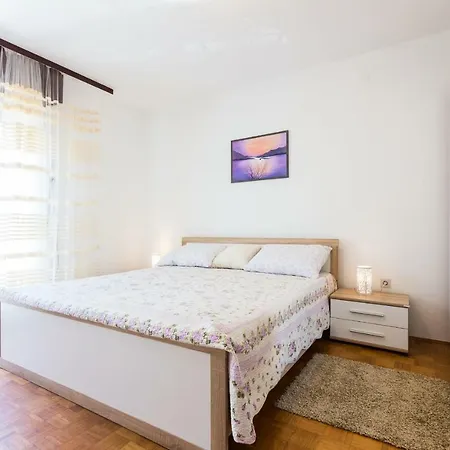Nina Apartment *