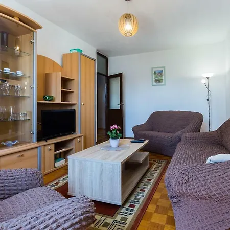 Nina Apartment