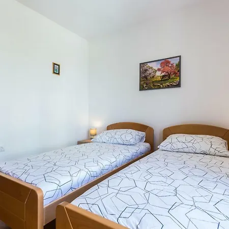 Apartment Nina *